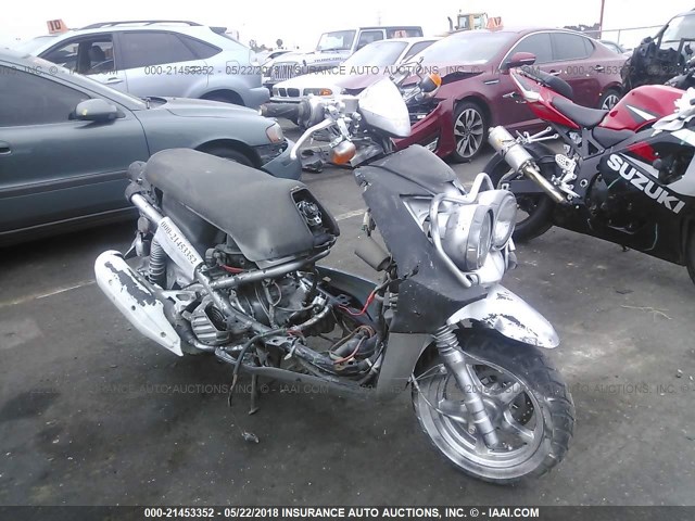 RKRSE48YXDA093324 - 2013 YAMAHA YW125 SILVER photo 1