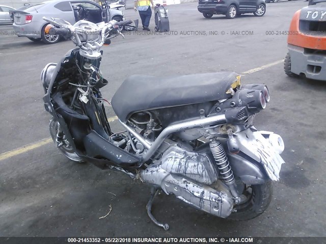 RKRSE48YXDA093324 - 2013 YAMAHA YW125 SILVER photo 3