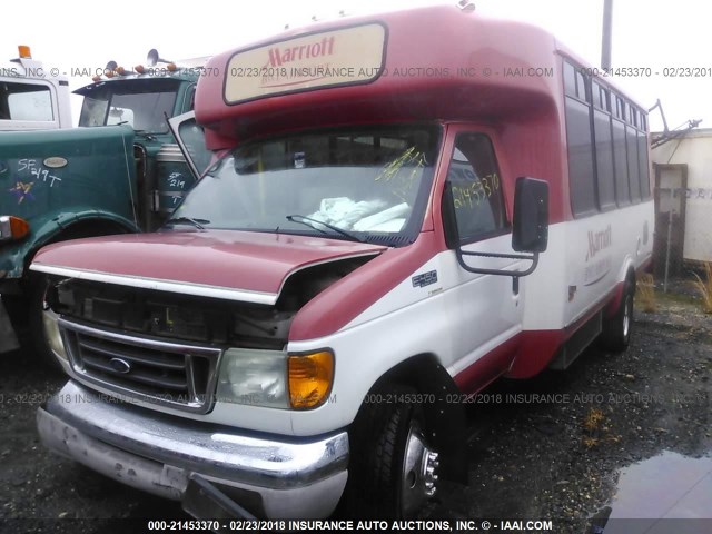 1FDXE45F53HB37103 - 2003 FORD E450 WHITE photo 2