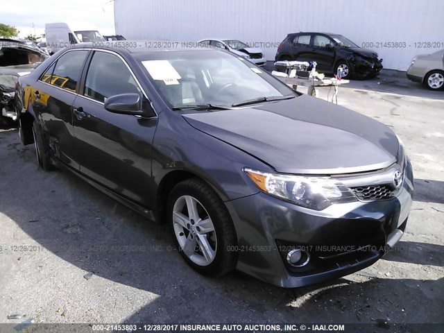 4T1BF1FK4DU687368 - 2013 TOYOTA CAMRY L/SE/LE/XLE GRAY photo 1