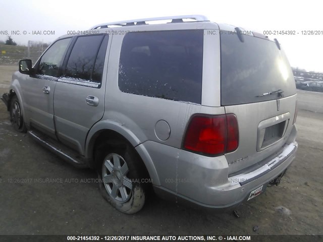 5LMFU28R13LJ07986 - 2003 LINCOLN NAVIGATOR 灰色 照片 3