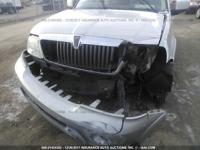 5LMFU28R13LJ07986 - 2003 LINCOLN NAVIGATOR 灰色 照片 6
