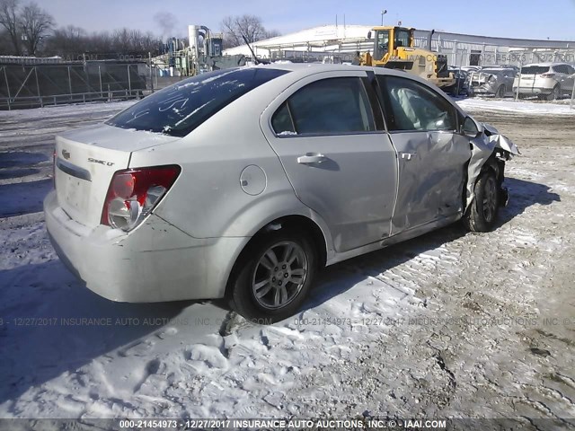 1G1JC5SH2C4165131 - 2012 CHEVROLET SONIC LT WHITE photo 4