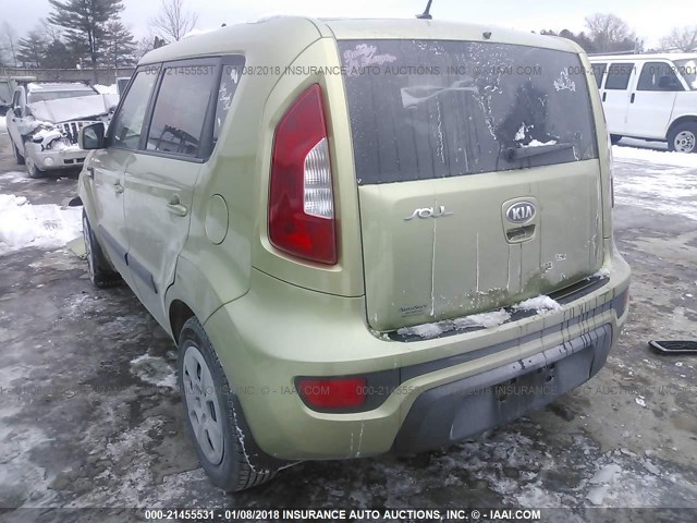 KNDJT2A54D7623765 - 2013 KIA SOUL GREEN photo 3