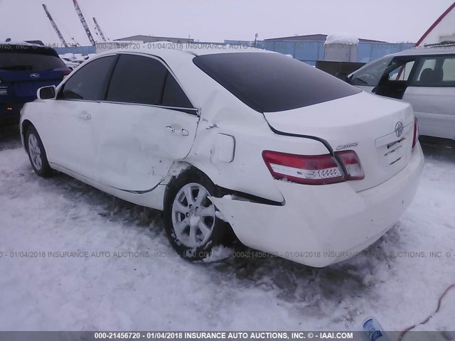 4T1BF3EK8BU642105 - 2011 TOYOTA CAMRY SE/LE/XLE Ақ фото 3