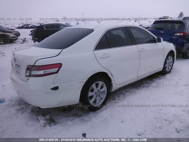 4T1BF3EK8BU642105 - 2011 TOYOTA CAMRY SE/LE/XLE WHITE photo 4