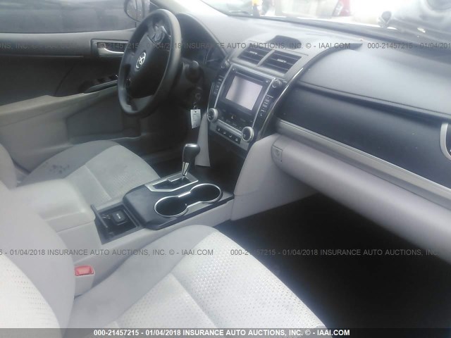 4T4BF1FK9ER376266 - 2014 TOYOTA CAMRY L/SE/LE/XLE 白色 照片 5