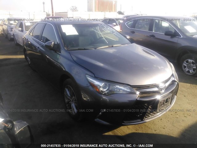 4T1BF1FK5GU203826 - 2016 TOYOTA CAMRY LE/XLE/SE/XSE GRAY photo 1