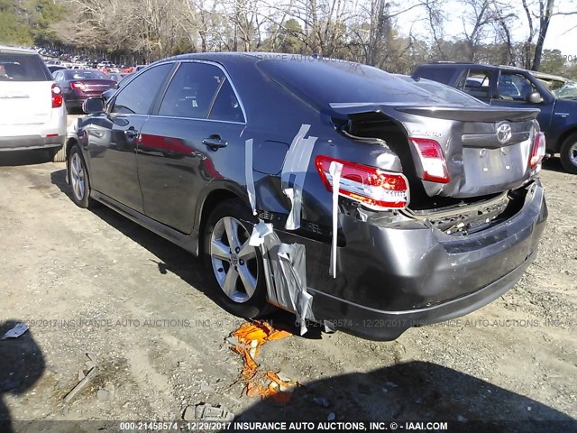 4T1BF3EK7BU230743 - 2011 TOYOTA CAMRY SE/LE/XLE GRAY photo 3