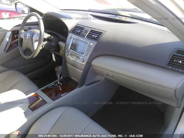 4T1BF3EK6BU617221 - 2011 TOYOTA CAMRY SE/LE/XLE GOLD photo 5