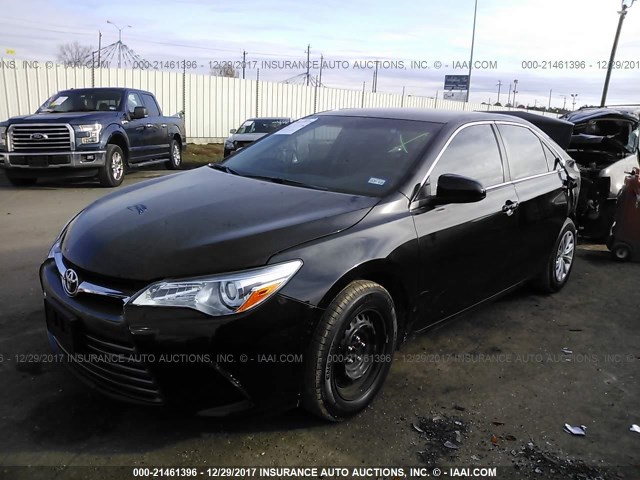 4T4BF1FK4GR555267 - 2016 TOYOTA CAMRY LE/XLE/SE/XSE BLACK photo 2