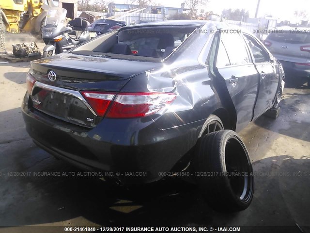 4T1BF1FK5GU514222 - 2016 TOYOTA CAMRY LE/XLE/SE/XSE 黑色 照片 4