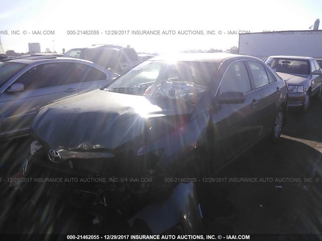 4T4BF3EK1BR150442 - 2011 TOYOTA CAMRY SE/LE/XLE GRAY photo 2