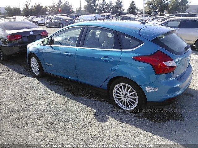 1FAHP3R47CL471075 - 2012 FORD FOCUS BEV Light Blue photo 3