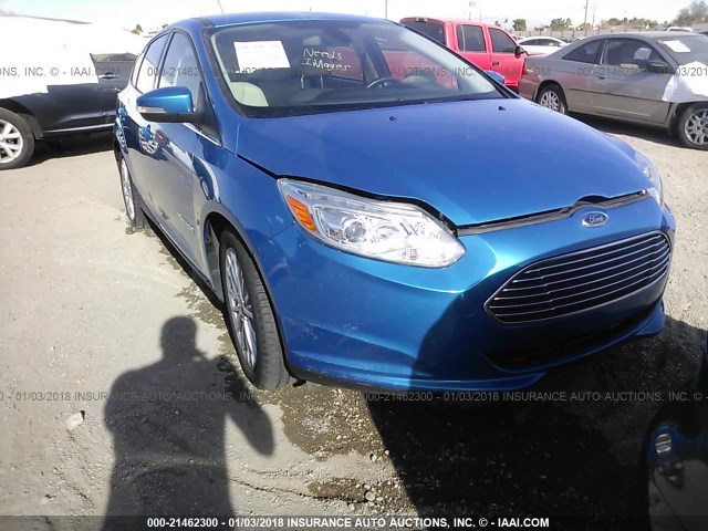 1FAHP3R47CL471075 - 2012 FORD FOCUS BEV Light Blue photo 6