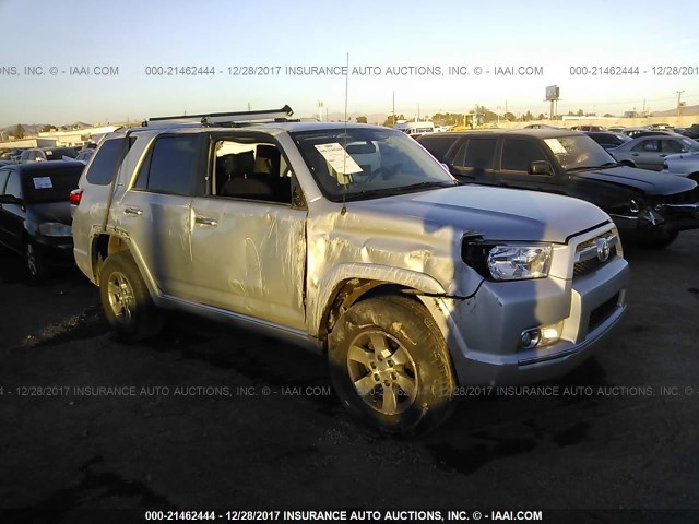 JTEBU5JR6D5116833 - 2013 TOYOTA 4RUNNER SR5/LIMITED/TRAIL SILVER photo 1