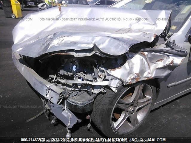 JTHBD192720051181 - 2002 LEXUS IS 300 SILVER photo 6