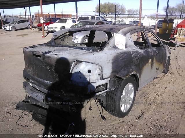 1B3BD4FB7BN608599 - 2011 DODGE AVENGER EXPRESS 银色 照片 4