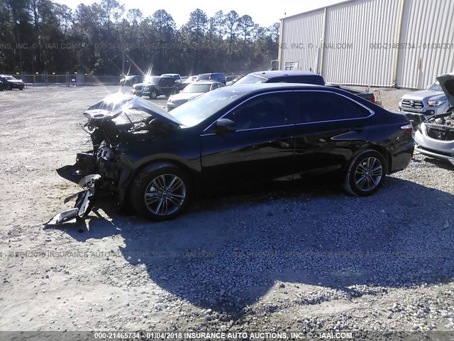 4T1BF1FK2HU400082 - 2017 TOYOTA CAMRY LE/XLE/SE/XSE Schwarz Foto 2