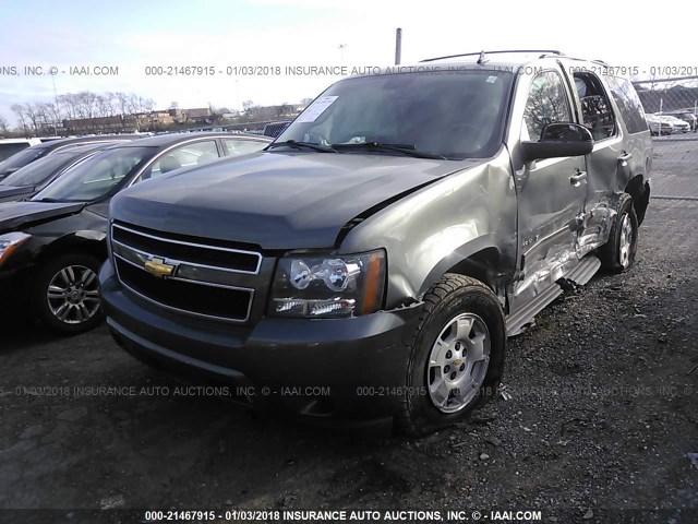 1GNSCAE09BR159751 - 2011 CHEVROLET TAHOE C1500  LS GRAY photo 2