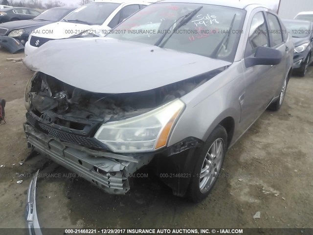 1FAHP35N08W134753 - 2008 FORD FOCUS SE/SEL/SES GRAY photo 2