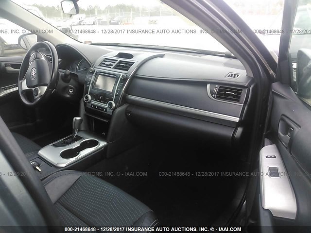 4T1BF1FKXDU696253 - 2013 TOYOTA CAMRY L/SE/LE/XLE GRAY photo 5
