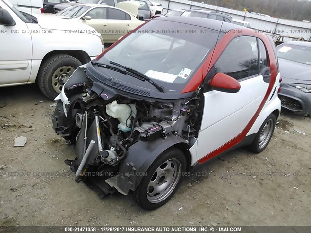 WMEEJ3BA7CK570582 - 2012 SMART FORTWO PURE/PASSION WHITE photo 2