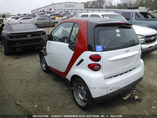 WMEEJ3BA7CK570582 - 2012 SMART FORTWO PURE/PASSION WHITE photo 3