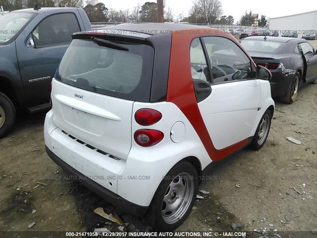 WMEEJ3BA7CK570582 - 2012 SMART FORTWO PURE/PASSION WHITE photo 4