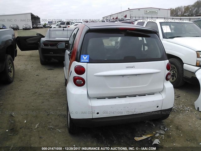 WMEEJ3BA7CK570582 - 2012 SMART FORTWO PURE/PASSION WHITE photo 8