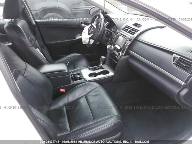 4T1BF1FK5CU153908 - 2012 TOYOTA CAMRY SE/LE/XLE 白色 照片 5
