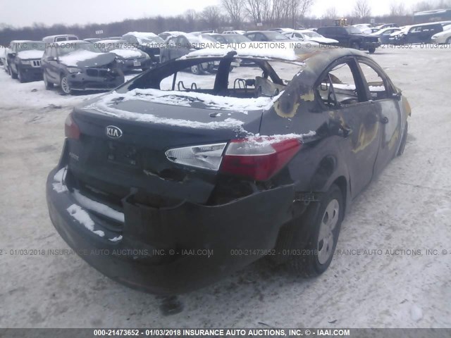 KNAFK4A63F5348141 - 2015 KIA FORTE LX BLACK photo 4