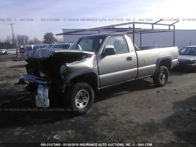 1GCHC24U33E272214 - 2003 CHEVROLET SILVERADO C2500 HEAVY DUTY GRAY photo 2