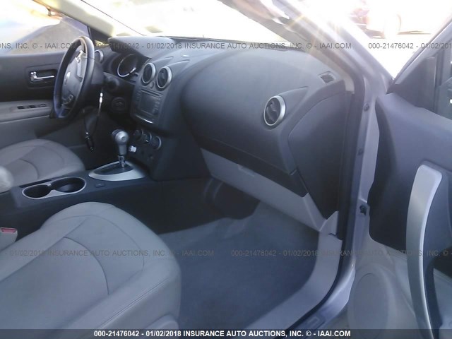 JN8AS5MV4DW132039 - 2013 NISSAN ROGUE S/SV SILVER photo 5