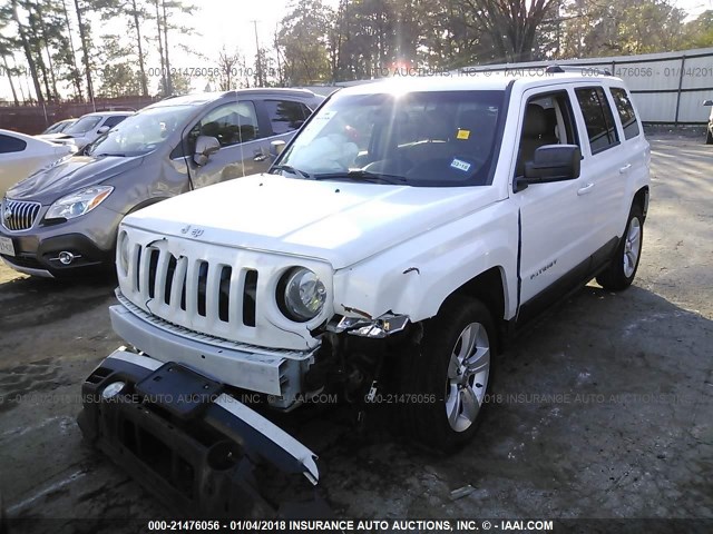 1J4NT4GB4BD195344 - 2011 JEEP PATRIOT LATITUDE WHITE photo 2