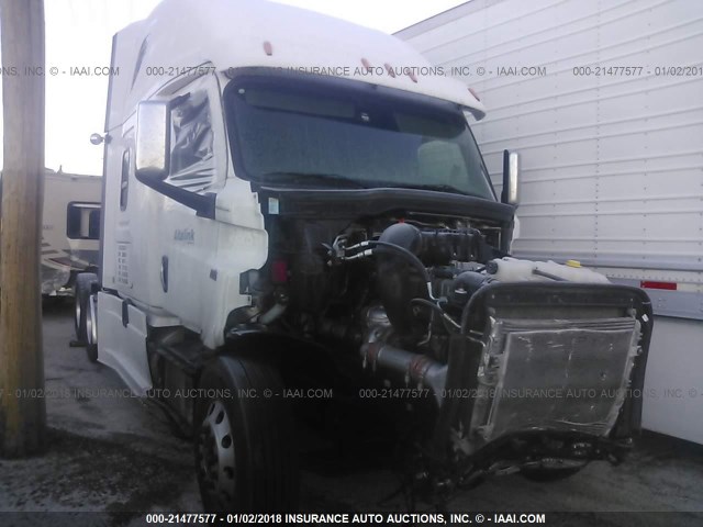 3AKJHHDR7JSHB5664 - 2018 FREIGHTLINER CASCADIA 126  WHITE photo 1