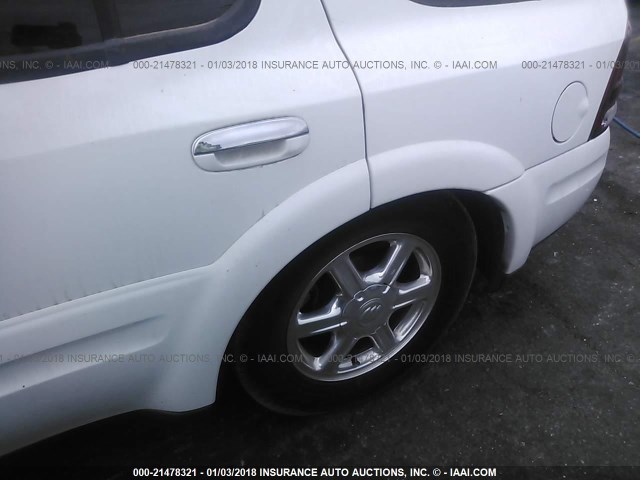 5GADS13S262220169 - 2006 BUICK RAINIER CXL WHITE photo 6