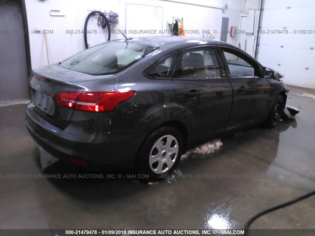 1FADP3E23HL325654 - 2017 FORD FOCUS S GRAY photo 4