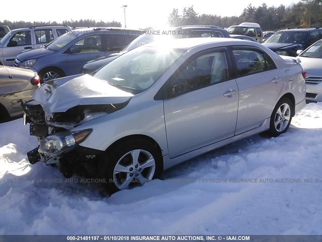 2T1BU4EE4DC006677 - 2013 TOYOTA COROLLA S/LE SILVER photo 2