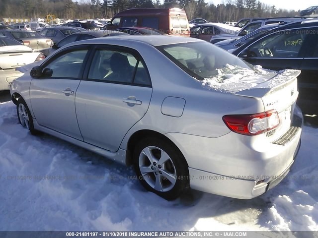 2T1BU4EE4DC006677 - 2013 TOYOTA COROLLA S/LE SILVER photo 3