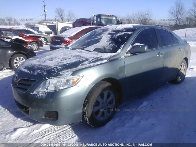 4T1BF3EK6BU736323 - 2011 TOYOTA CAMRY SE/LE/XLE GREEN photo 2