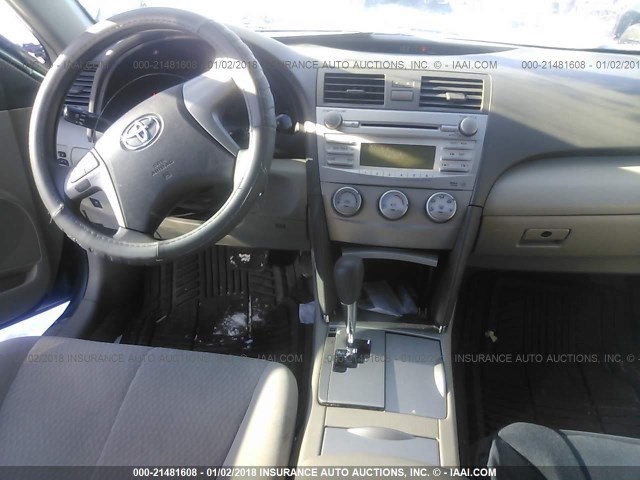 4T1BF3EK6BU736323 - 2011 TOYOTA CAMRY SE/LE/XLE GREEN photo 5