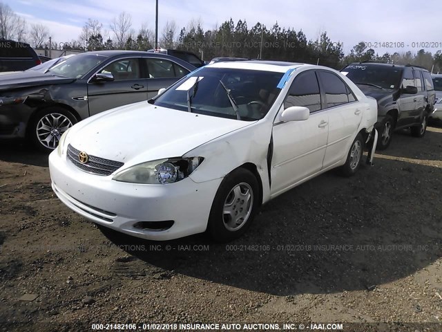 4T1BF32K72U026254 - 2002 TOYOTA CAMRY LE/XLE/SE WHITE photo 2