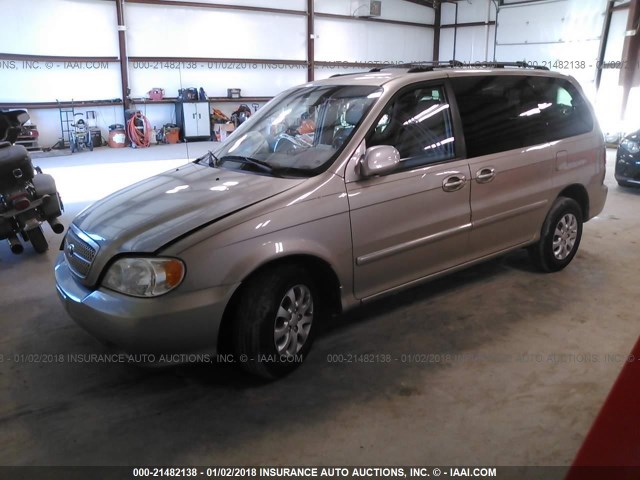 KNDUP131756645305 - 2005 KIA SEDONA EX/LX BEIGE photo 2