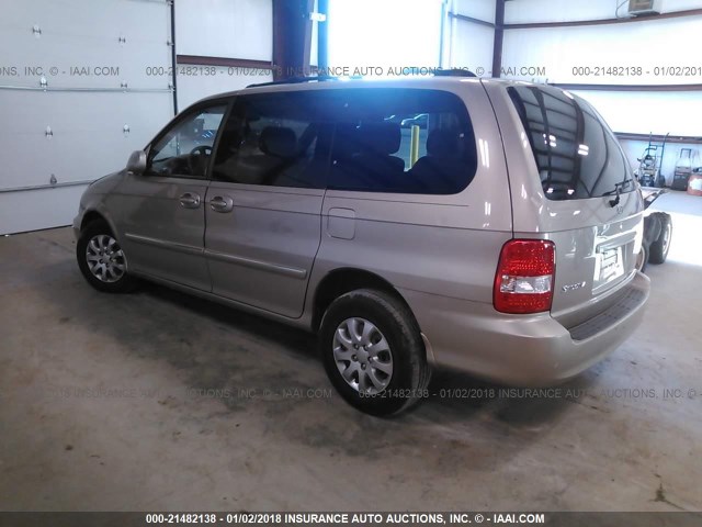 KNDUP131756645305 - 2005 KIA SEDONA EX/LX BEIGE photo 3