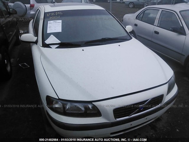 YV1RS58D012043520 - 2001 VOLVO S60 2.4T WHITE photo 6