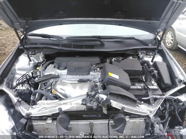 4T1BF1FK5HU334935 - 2017 TOYOTA CAMRY LE/XLE/SE/XSE SILVER photo 10