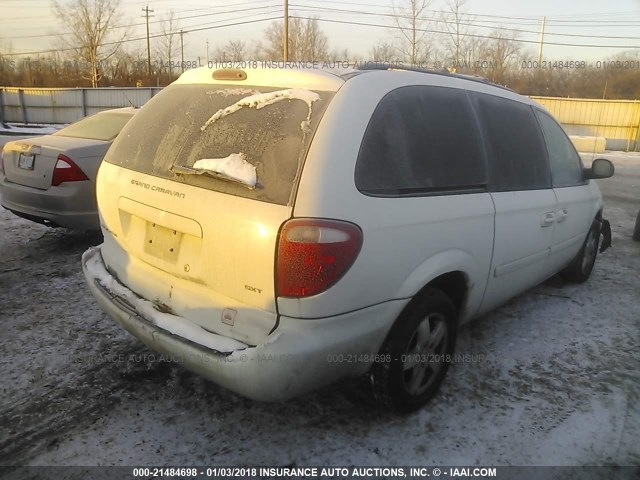 2D4GP44L57R178284 - 2007 DODGE GRAND CARAVAN SXT WHITE photo 4