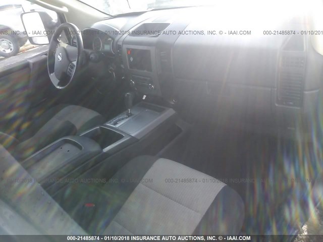 1N6AA06CX8N301776 - 2008 NISSAN TITAN XE/SE/LE/PRO-4X GRAY photo 5