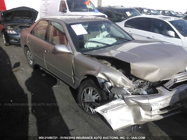 JT2BG28K1X0292508 - 1999 TOYOTA CAMRY LE/XLE GOLD photo 1